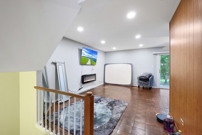 Foto del edificio - 8440 Linder Ct