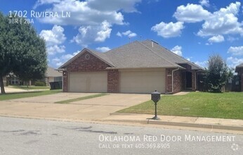 Building Photo - 1702 Riviera Ln