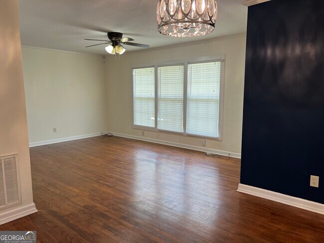 Foto del edificio - 1704 Woodrow Ave