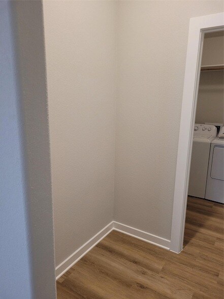 Building Photo - 121 Tall Grass Dr