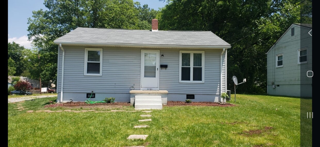 Primary Photo - 1201 Highland Ave