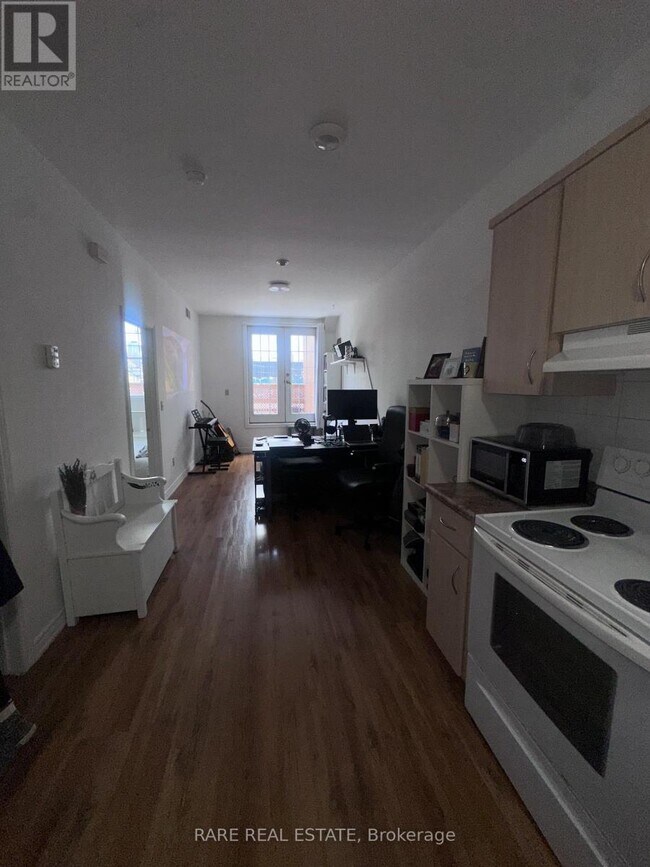 Building Photo - 198 Augusta Ave