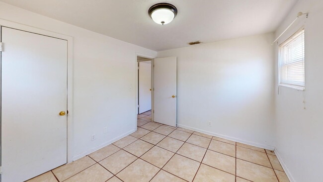 Building Photo - 370 Gwinnett Rd