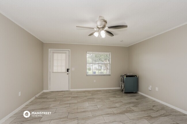 Building Photo - 1552 Foxridge Run SW