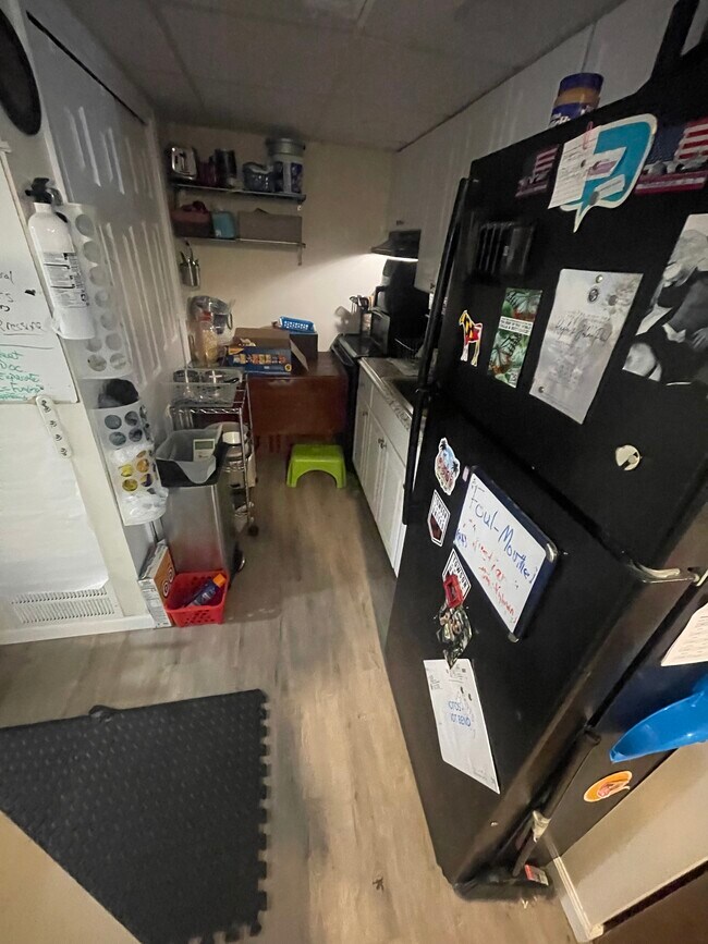 Kitchen - 11 Jefferson Ave