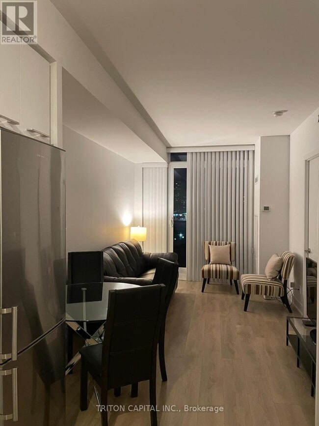 Building Photo - 9471 Yonge St