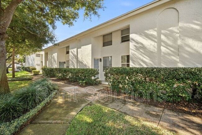 Building Photo - 4521 W La Villa Ln