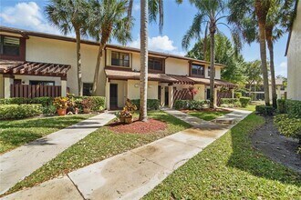 Building Photo - 4322 Carambola Cir N