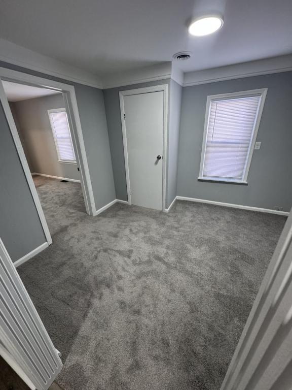 Foto del edificio - 347 Huddleson Ave