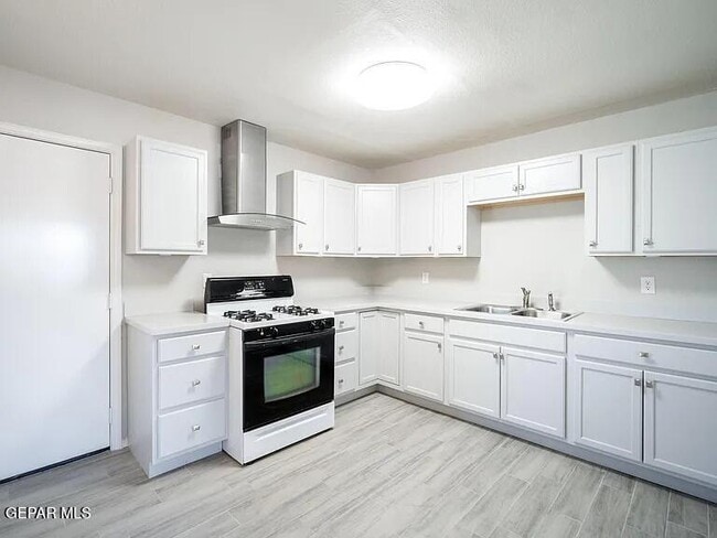 Building Photo - 10540 Brisbane Way