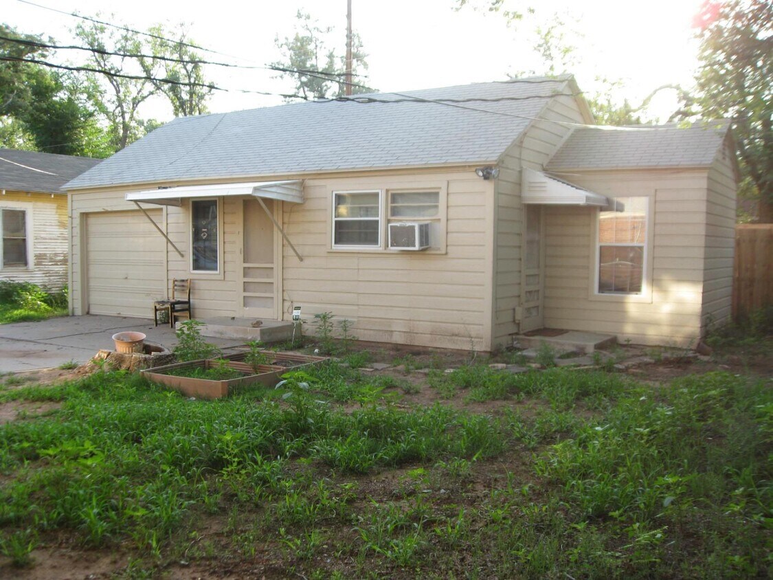 Primary Photo - 1613 Ave Y