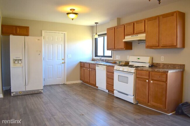 Foto del edificio - 3 br, 1 bath House - 128 Revere Dr
