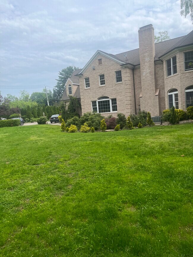 Building Photo - 109 Pleasant Ridge Rd
