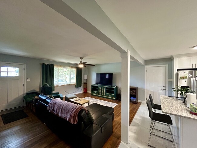 Building Photo - 8120 Halprin Dr