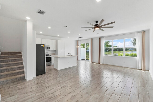 Building Photo - 4998 Navali Dr