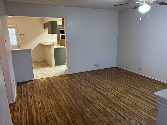 Foto del edificio - 1300 N Nolan River Rd