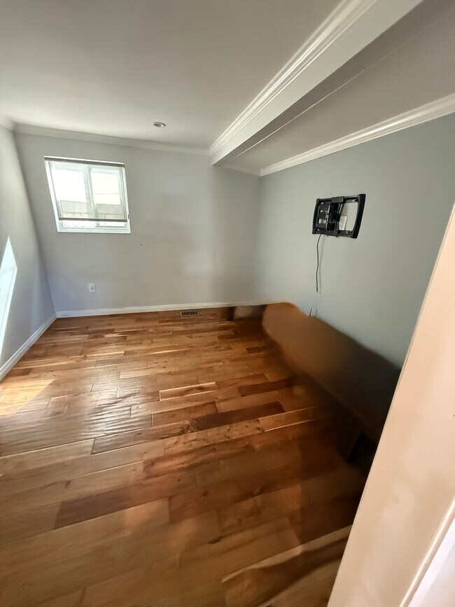 Tv room - 1233 Hyperion Ave