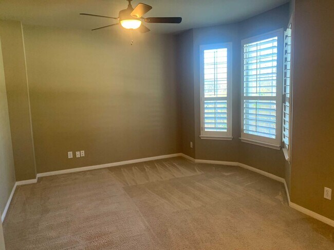 Building Photo - *COMING SOON* Gorgeous Four Bedroom home w/ Community POOL!!