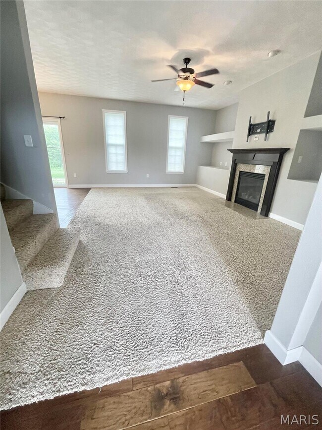 Foto del edificio - 805 Bluff Ridge Ln