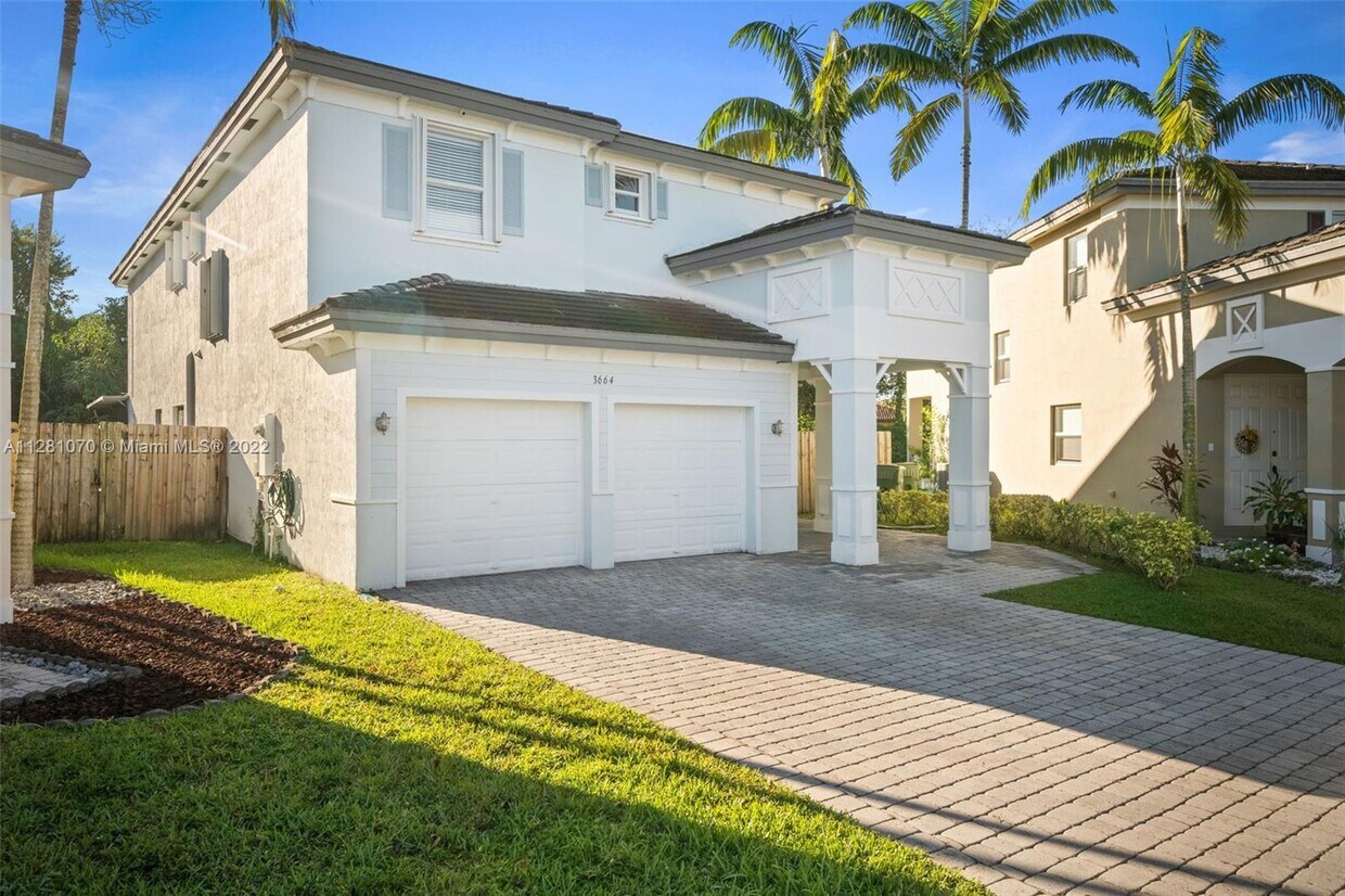 3664 NE 1st St Unit 3664, Homestead, FL 33033 Room for Rent in