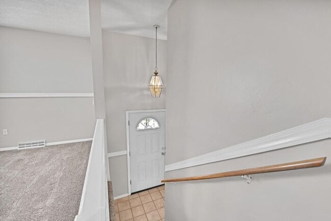 Building Photo - Spacious 5-Bedroom Home in Paradise Hills ...