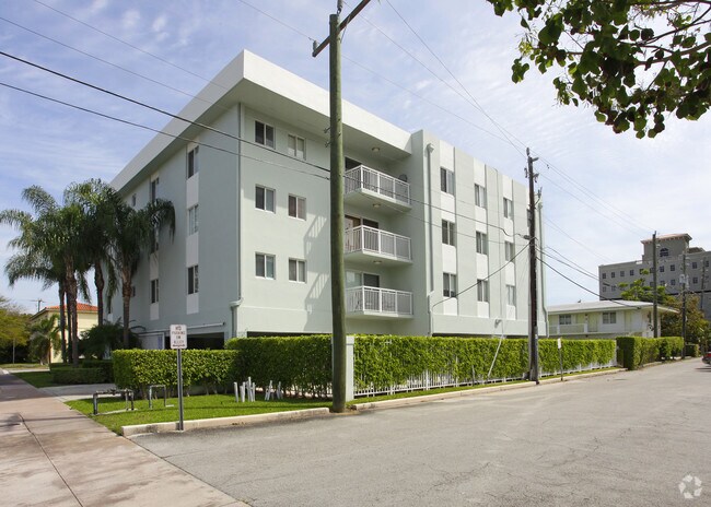 Building Photo - Navarre Park Condo