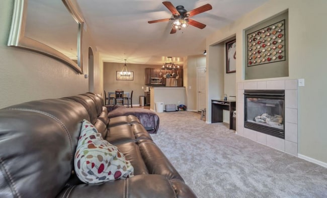 Building Photo - 2875 Blue Sky Cir