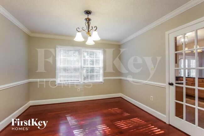 Building Photo - 1431 Longbrook Dr