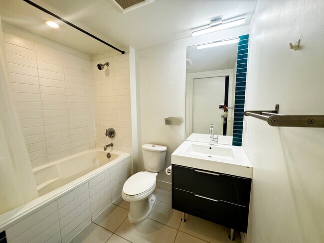 Photo du bâtiment - 1325 Rolston St