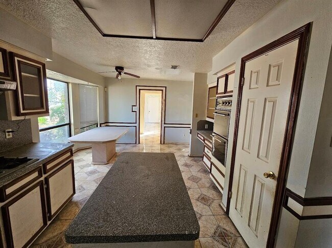 Building Photo - 7203 Mission Ct Dr