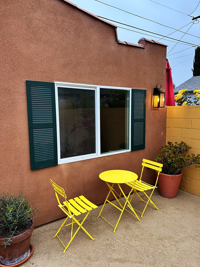 Foto del edificio - 725 Omar St