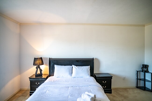 Foto del edificio - 3706 Bishop Hill Dr