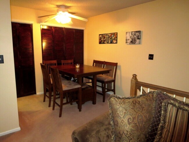 Foto del edificio - 75 Heritage Ct