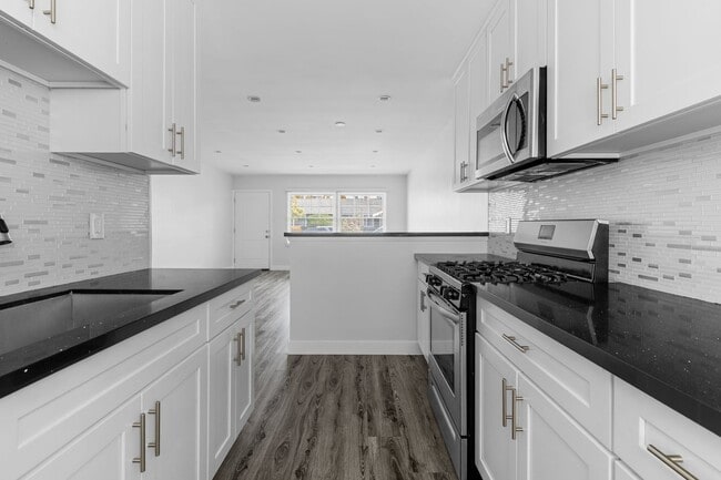 Building Photo - 241 Bonito Ave