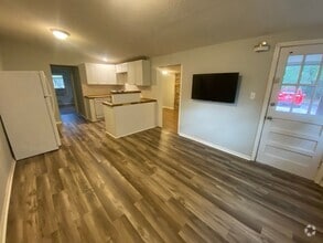 Building Photo - 363 Savannah Ave