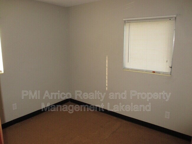Foto del edificio - 1248 Woodland Ave