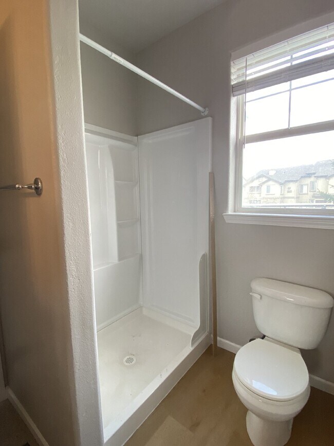 Building Photo - 3 bedroom - Alder Spring