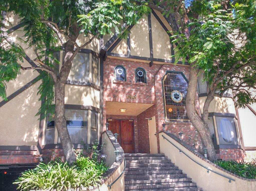 Primary Photo - 10945 Hortense St