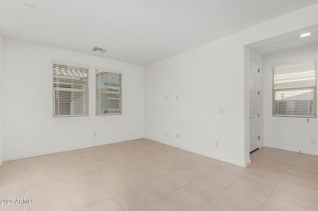 Foto del edificio - 14633 W Sand Hills Rd