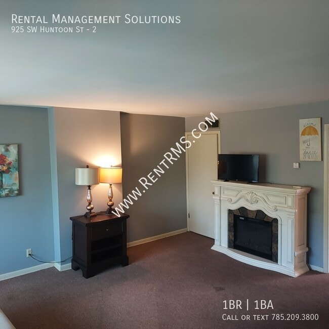 Building Photo - 925 SW Huntoon St