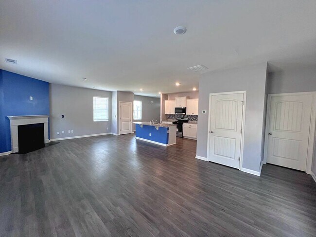 Building Photo - 5356 Barberry Ave