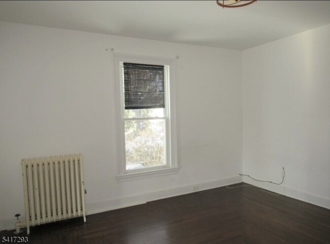 Building Photo - 3 W Fairview Ave