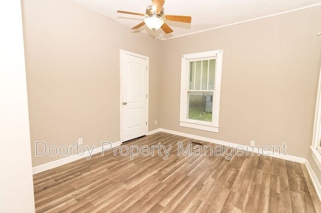 Building Photo - 156 Signal Hills Dr