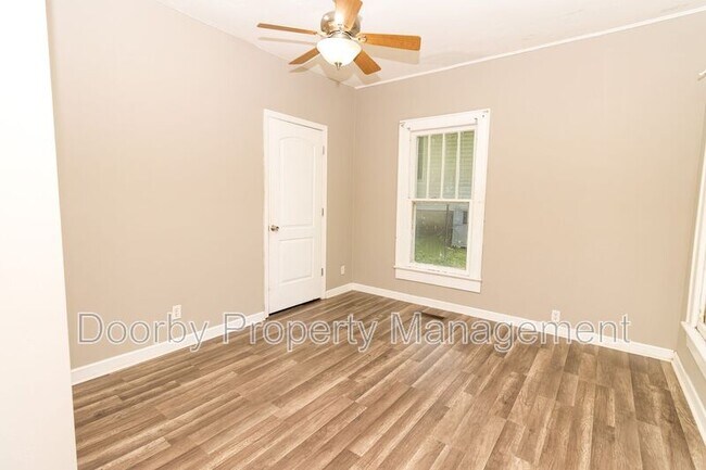Foto del edificio - 156 Signal Hills Dr
