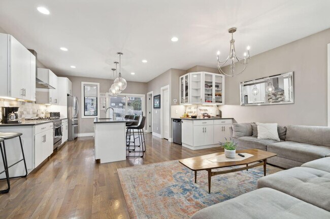 Foto del edificio - 425b 36th Ave N