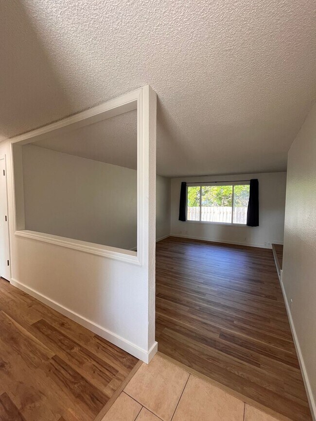 Foto del edificio - Snag This Rare Gem! 3 Bed, 2 Bath Ranch on a Large Lot