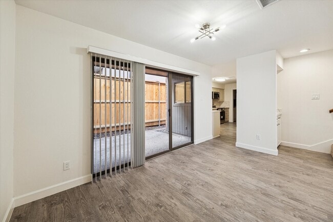 Foto del edificio - 2000 Nantucket Dr