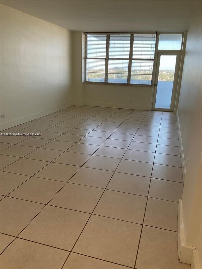 Foto del edificio - 7441 Wayne Ave