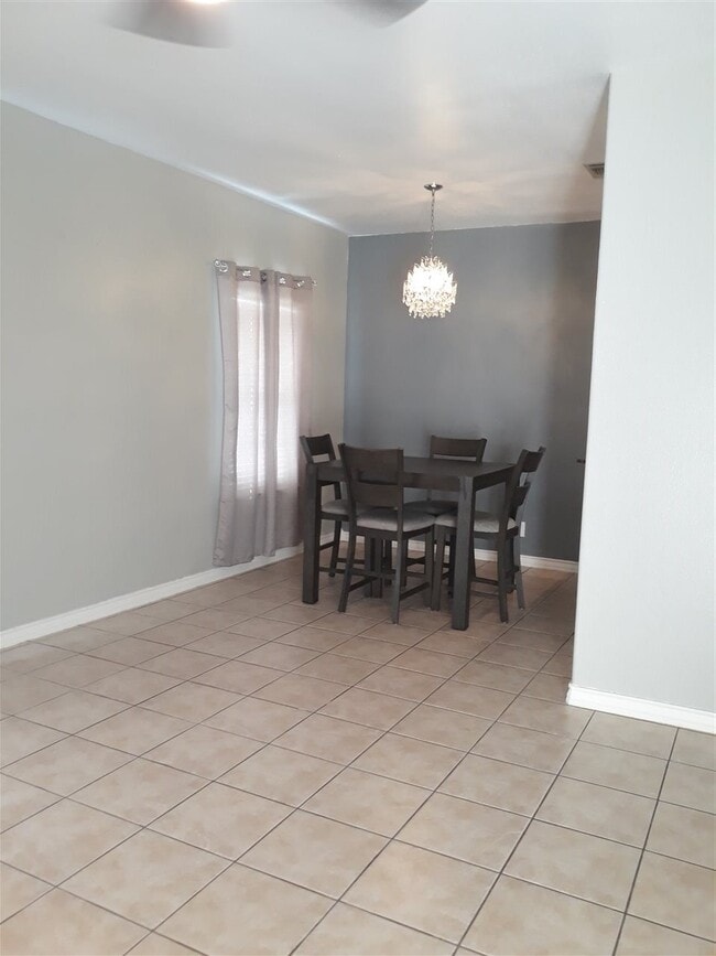 Building Photo - 9804 Cantera Ct
