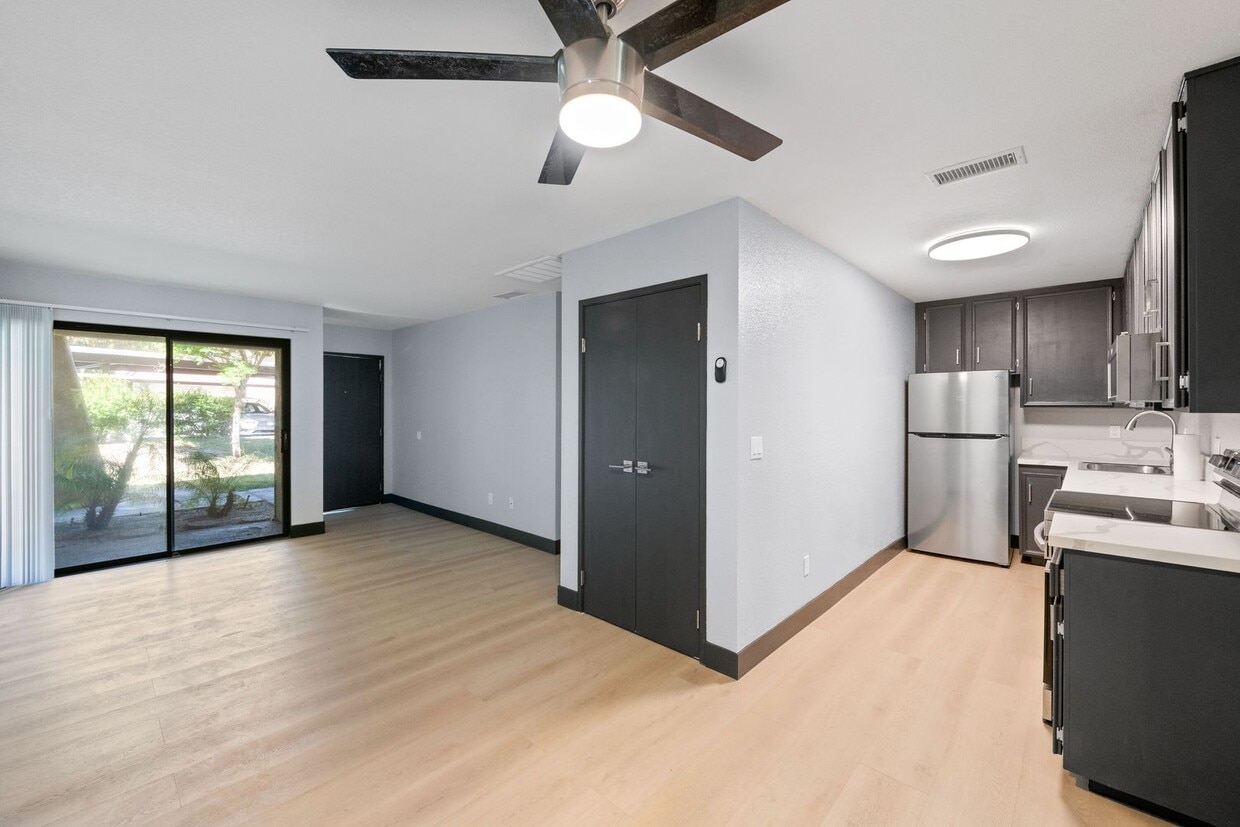 Primary Photo - Palm Springs Villas Condo